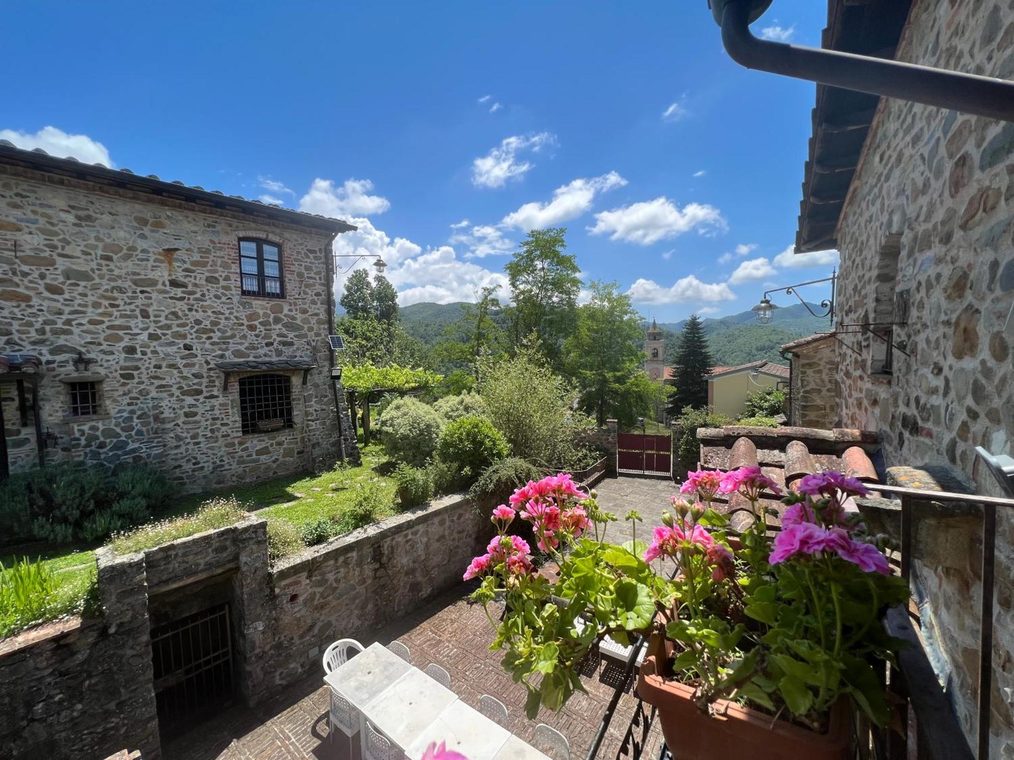 Podere Beatrice 20 Pax By Villasretreats Bardine di San Terenzo Exterior foto